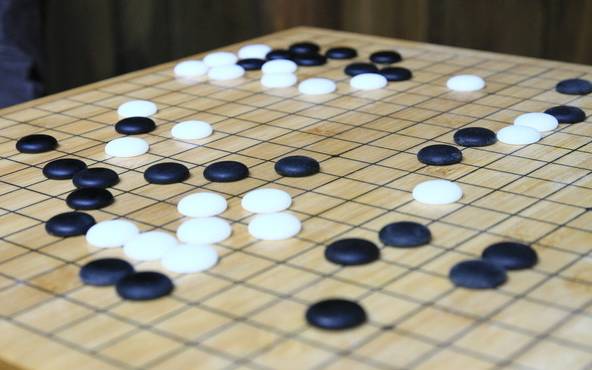 围棋少年跳楼身亡，其父在村内风评差引发的深思