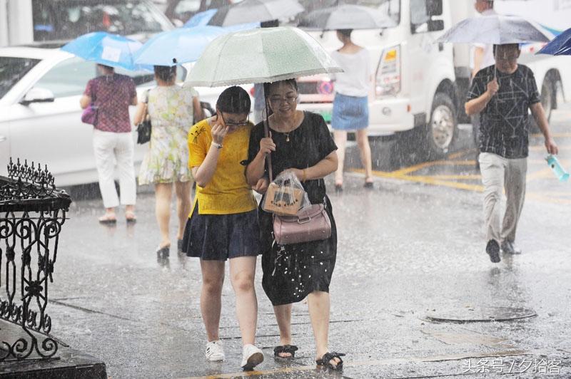 武汉暴雨红色预警，现在出门是否明智之举？