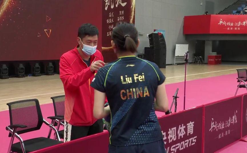 孙颖莎连扛男对手三板倒地爆冲——国乒女将的震撼表现
