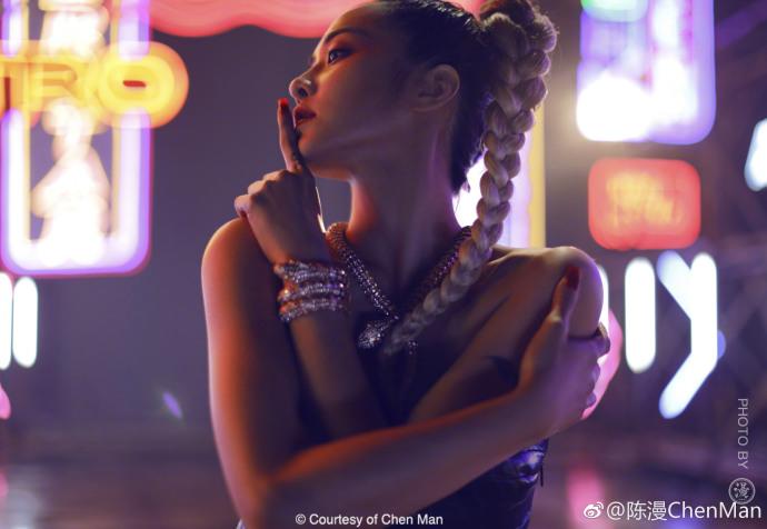 蔡依林新作，引领潮流，绽放无限魅力