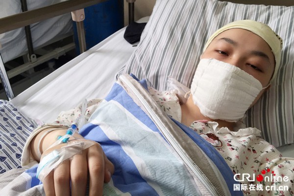 40岁抗癌博主输液时意外离世，生命的坚韧与脆弱