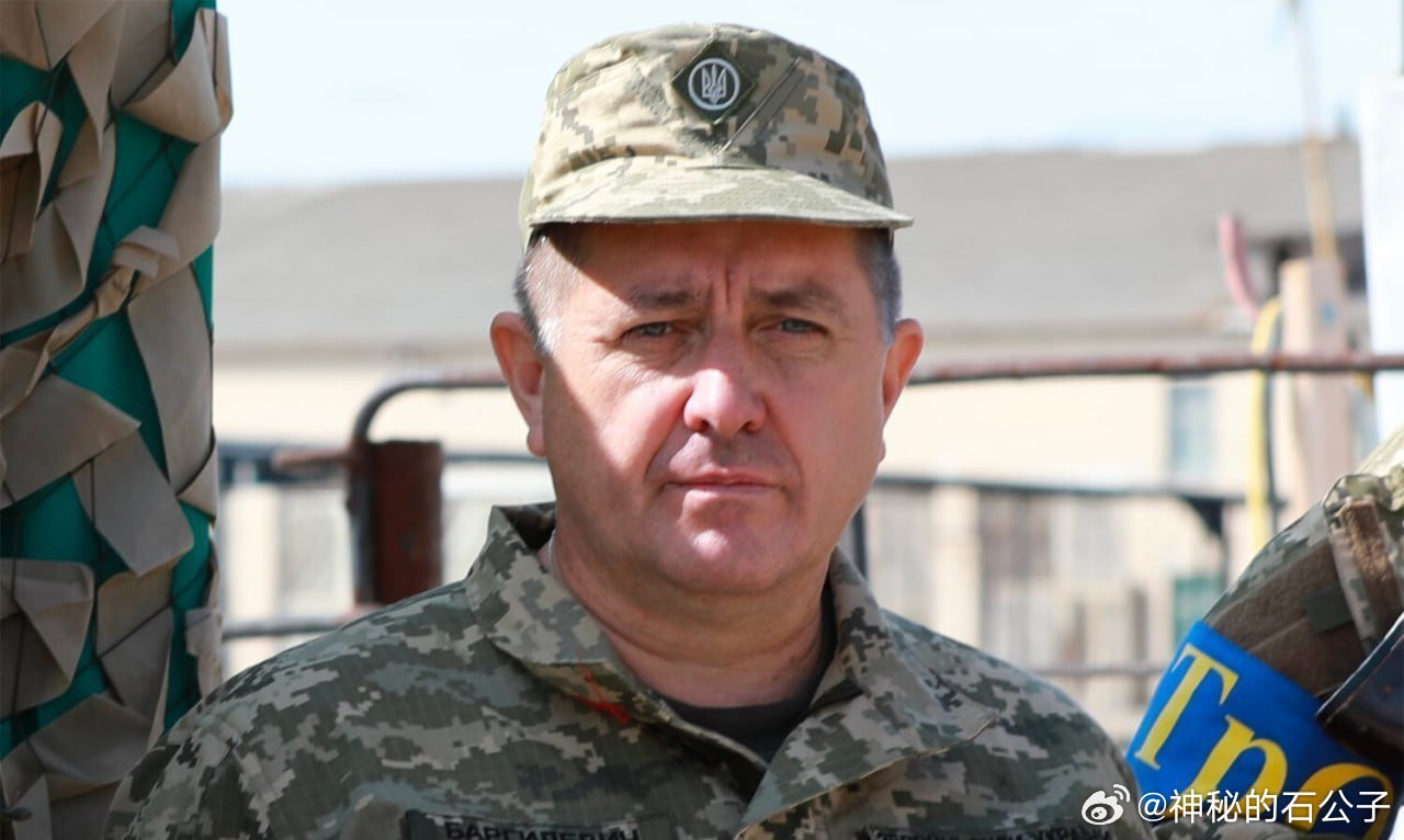 乌克兰军官，战火中的英勇与担当