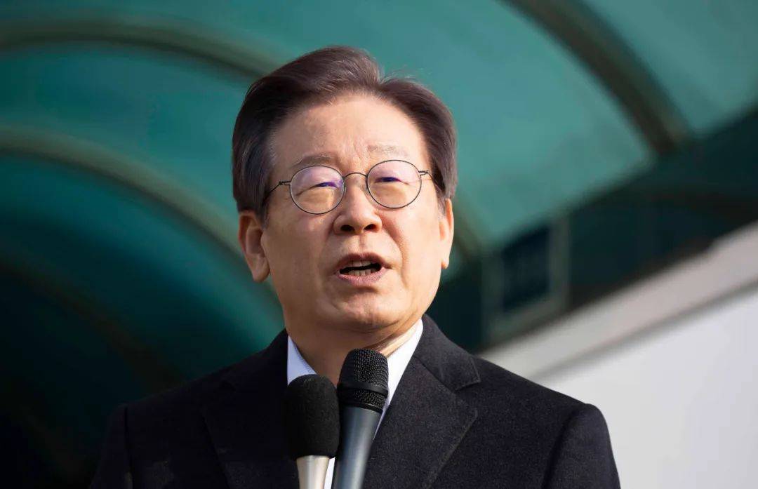 李在明首次主持国务会议遇冷场