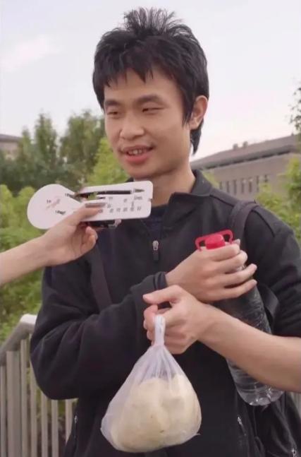 韦东奕18岁接受采访，数学天才的青春风采