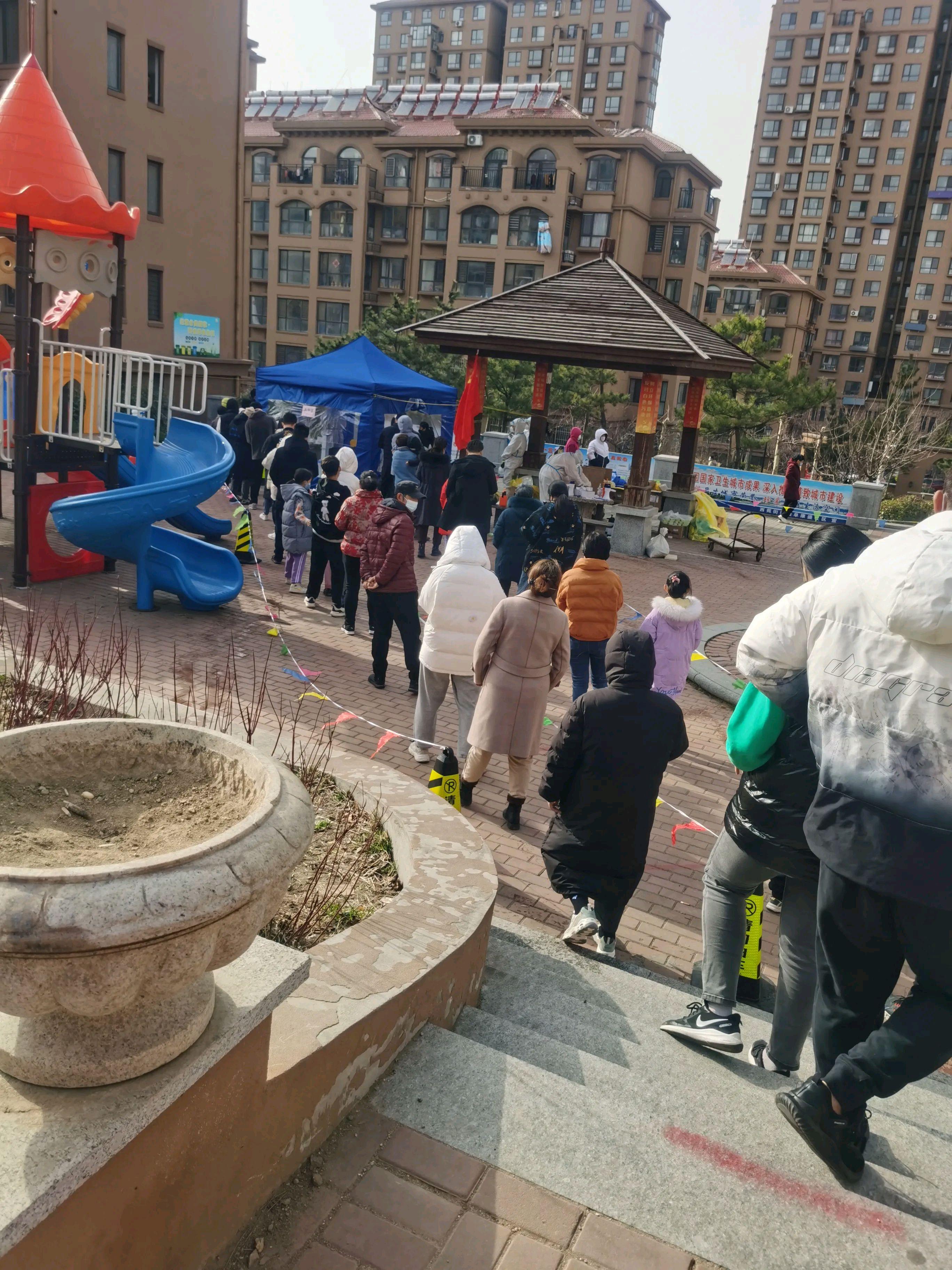企业老总提议给自己发200万月薪企业老总提议给自己发放月薪200万，深度分析与思考