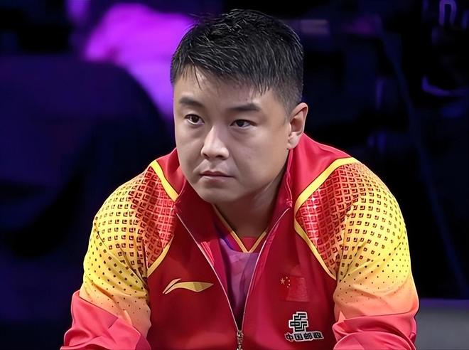 张本智和“告状” 认为王皓握手敷衍张本智和质疑王皓握手诚意，引发争议热议