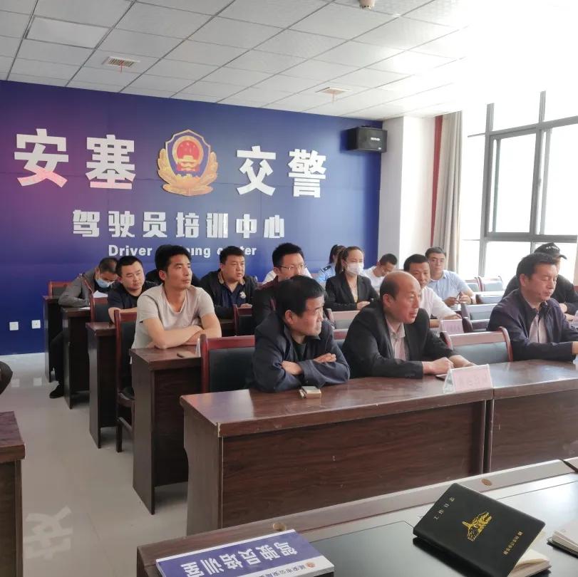 抵制恶性补贴!官方已约谈外卖平台是的，官方已经约谈外卖平台以抵制恶性补贴。恶性补贴行为不仅违反了市场竞争的公平性，也损害了消费者的合法权益。政府一直在加强对互联网平台的监管力度，保障公平竞争和消费者权益。